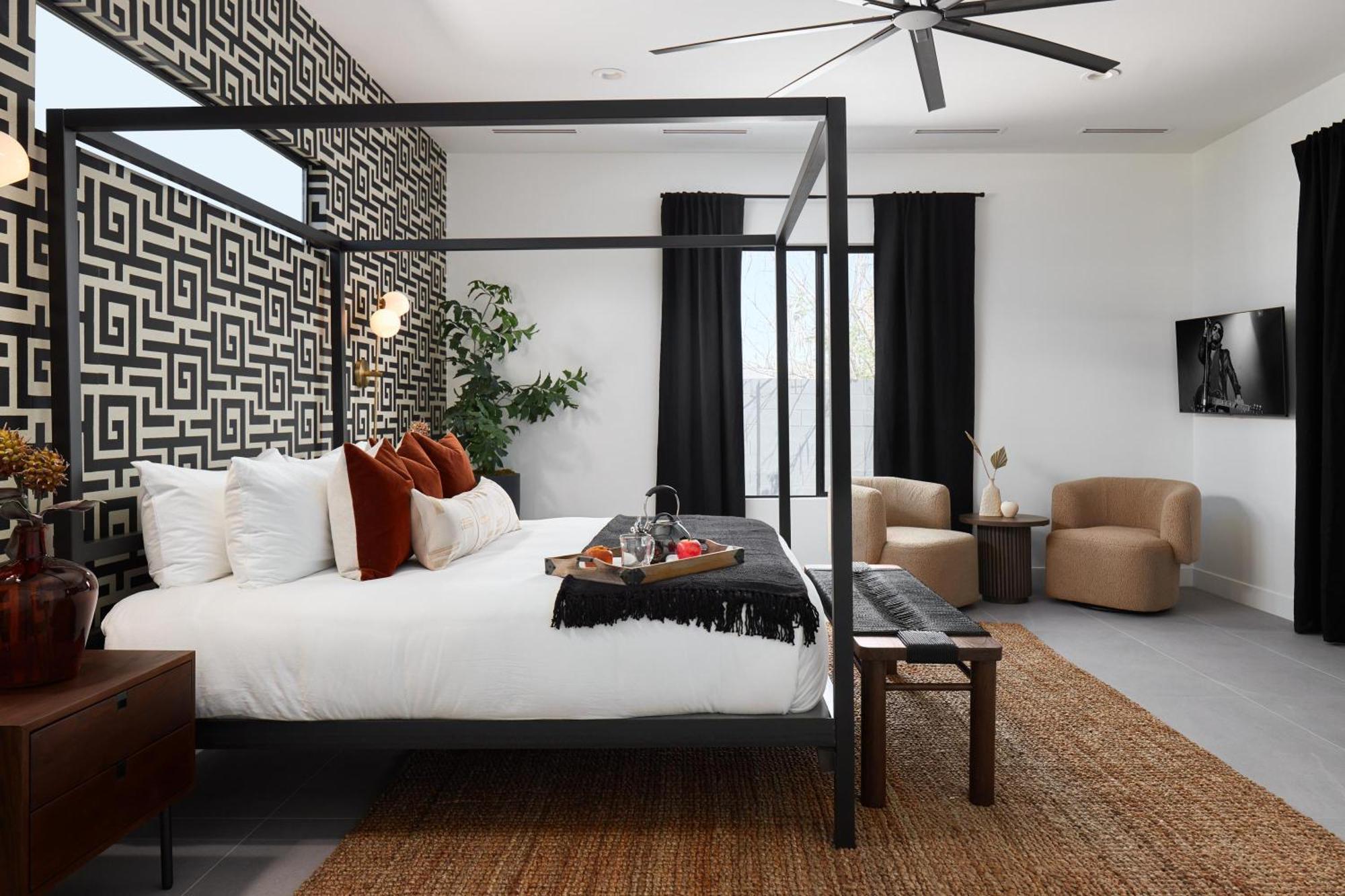 Lenny Luxe-brand New Designer Home-private Pool Scottsdale