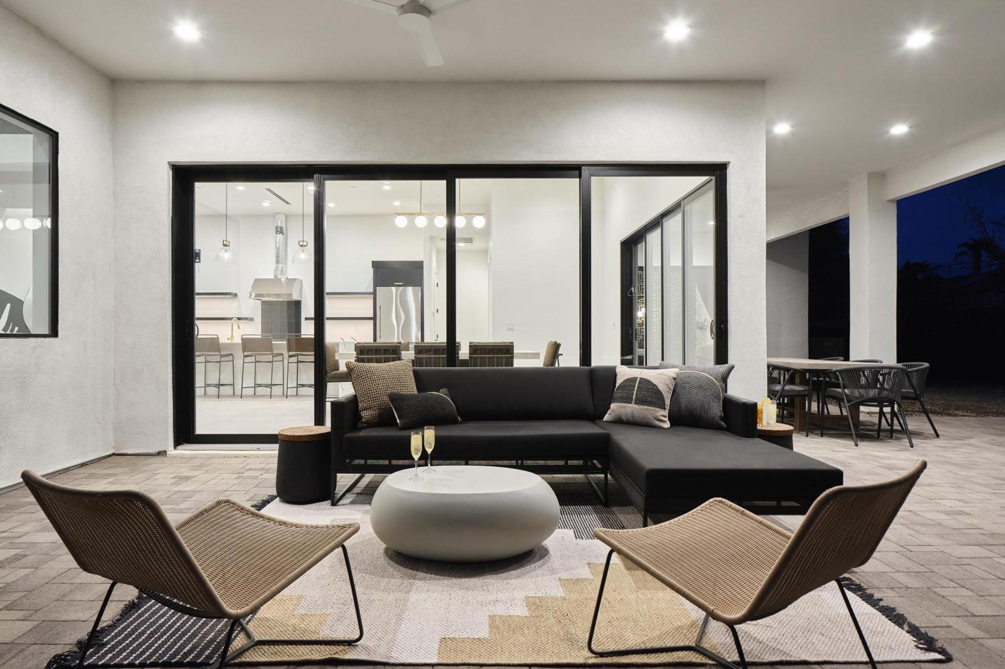 Lenny Luxe-brand New Designer Home-private Pool Holiday home